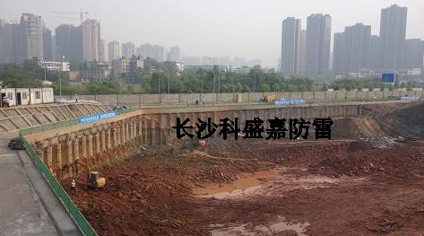 一個城市防雷市場的大小與哪些因素有關？